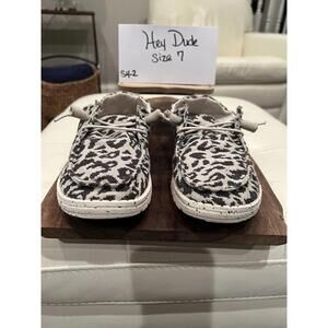 Hey Dude Wendy Leopard Print Slip On Shoes Women’s Size 7 Casual Loafers